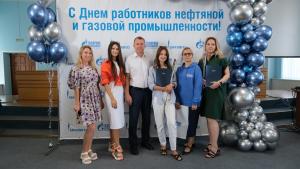 Саратовские газовики получили награды накануне профессионального праздника Саратовские газовики получили награды накануне профессионального праздника